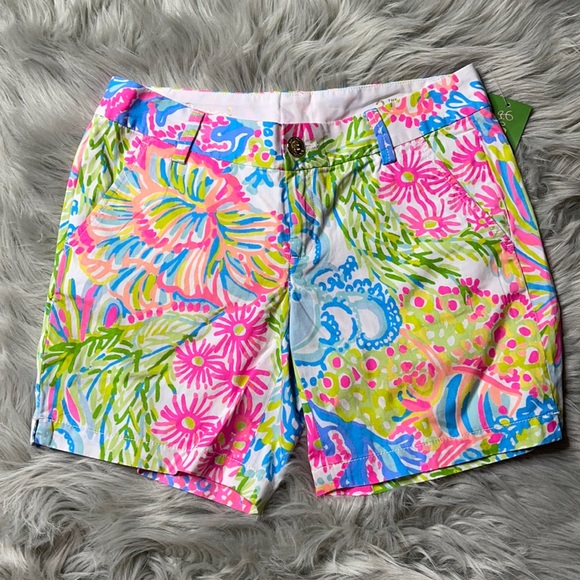 NWT LILLY Pulitzer Jayne Shorts - Lovers Coral - Picture 1 of 3